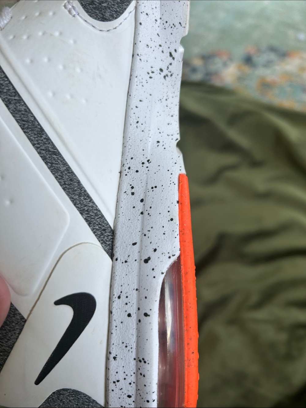 Nike women’s training sneaker. Size 9 - Picture 8 of 8